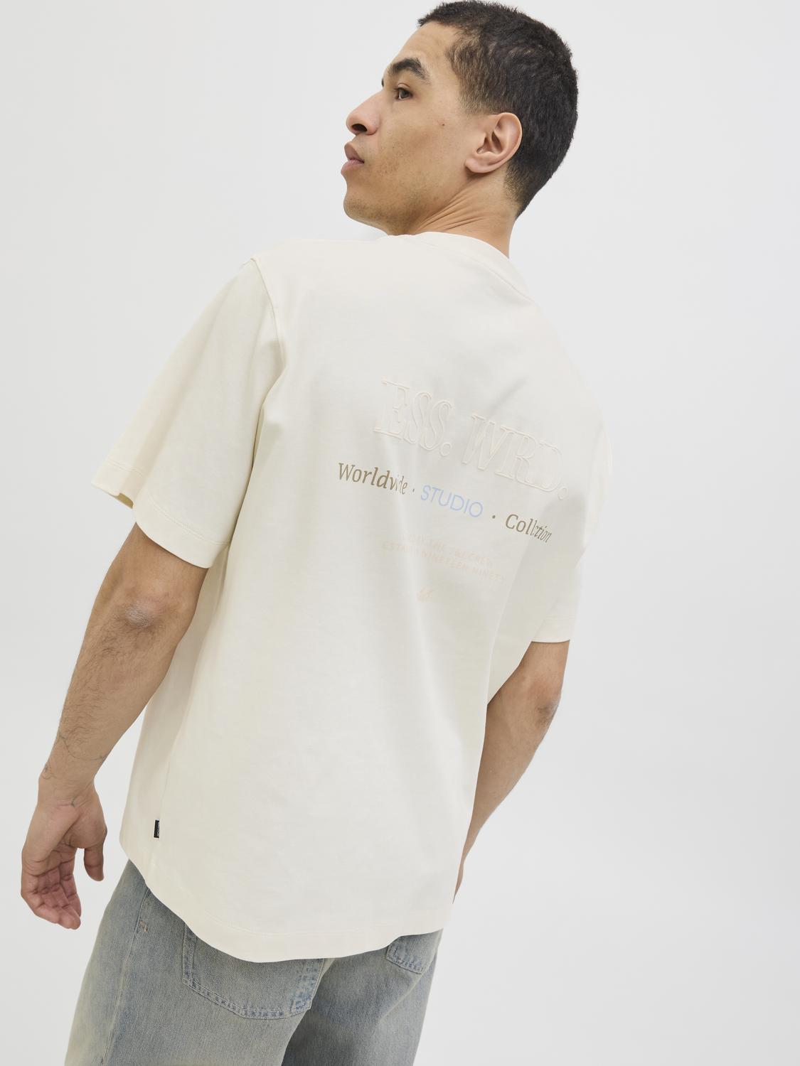 model_shot-creative