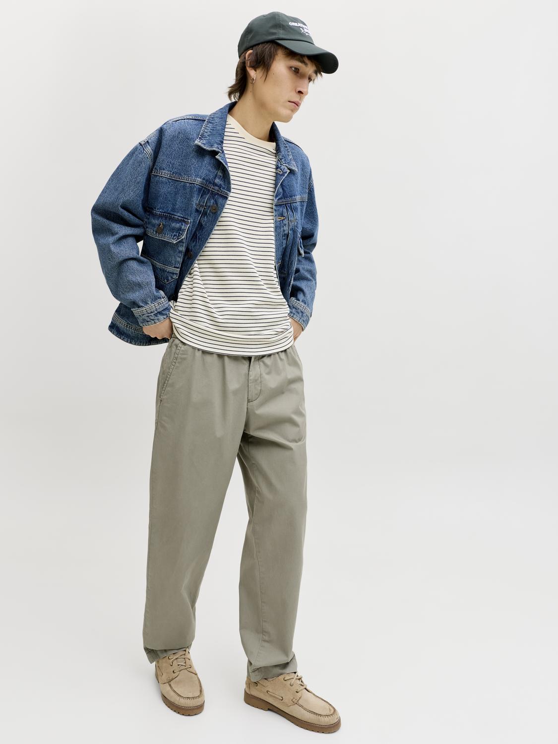 model_shot-creative