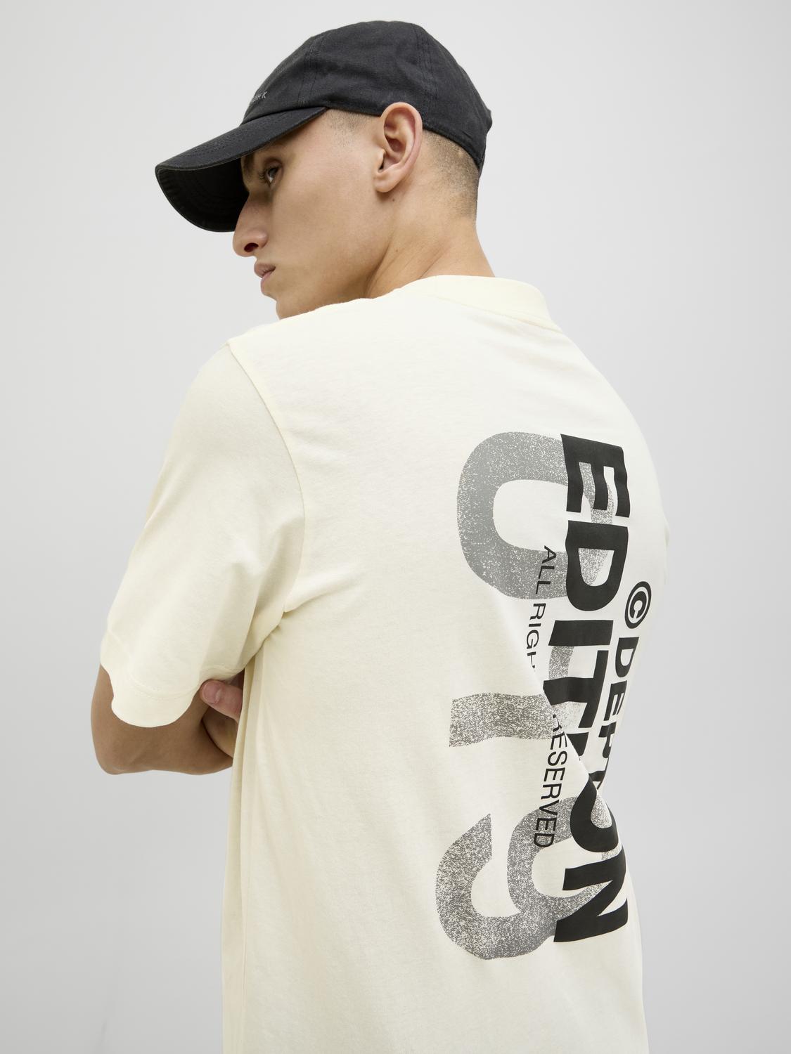 model_shot-creative