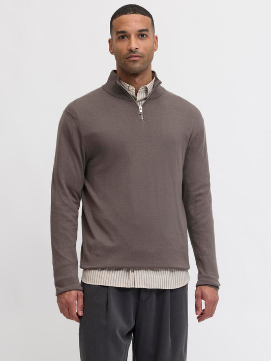 model_shot-front