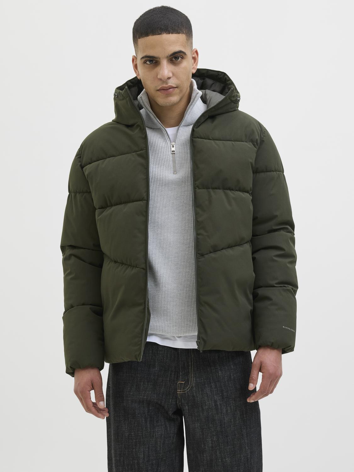 model_shot-front