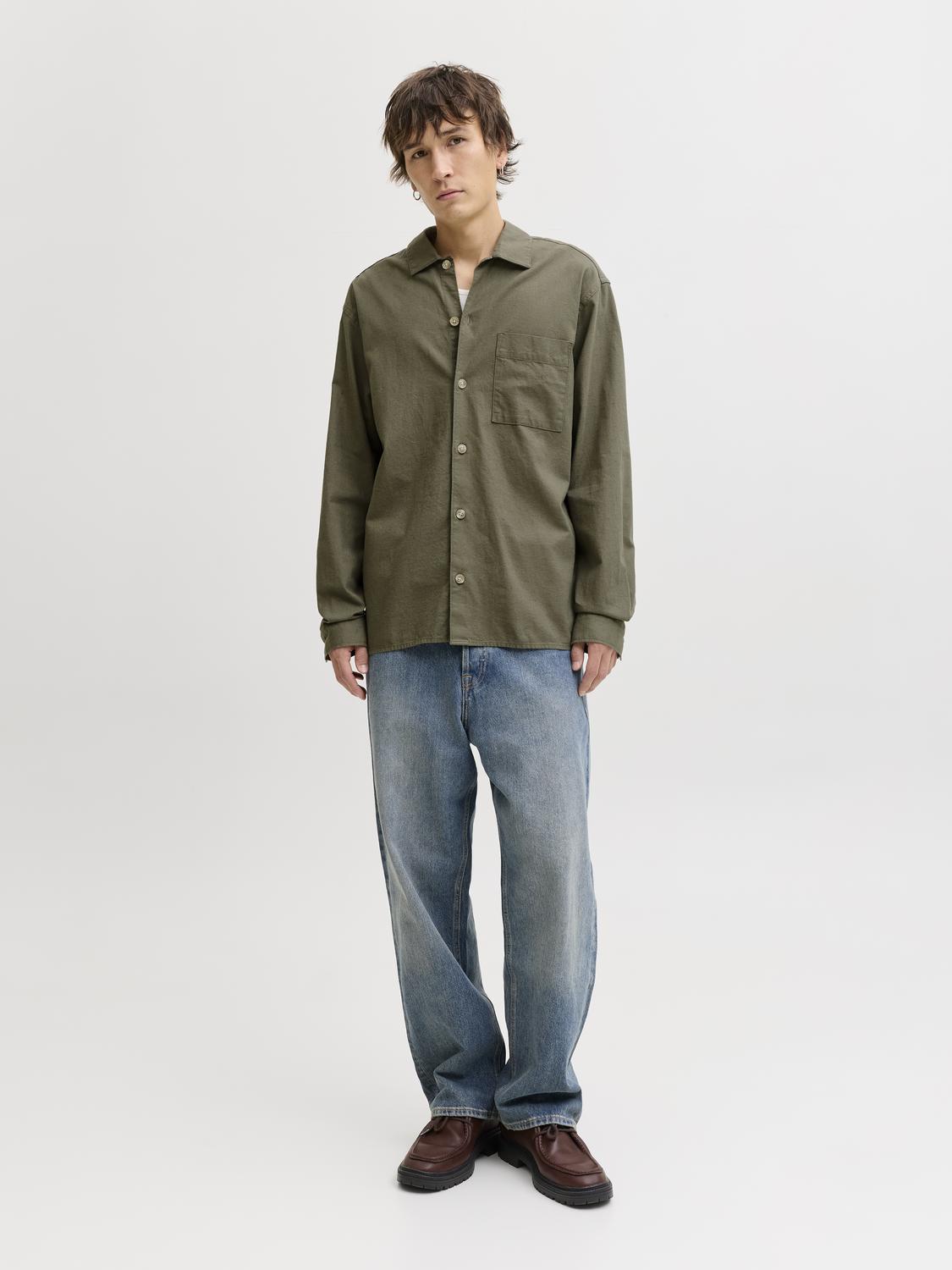model_shot-front_full