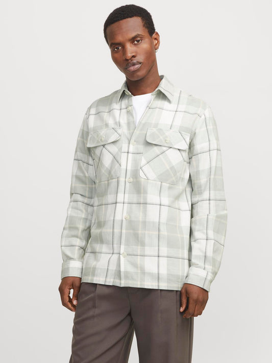 model_shot-front