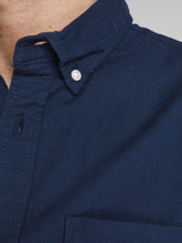 Load image into Gallery viewer, JJEOXFORD Shirts - Navy Blazer
