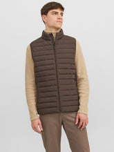 Load image into Gallery viewer, JJERECYCLE Outerwear - Seal Brown
